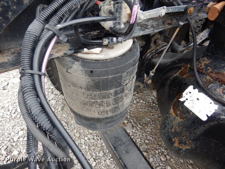 image for item HX9245 2006 Kenworth W900  semi truck