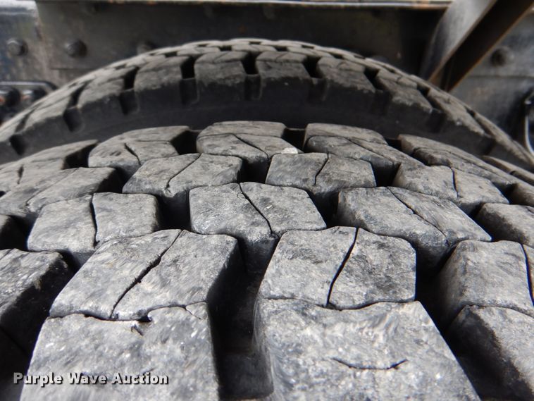 image for item HX9245 2006 Kenworth W900  semi truck