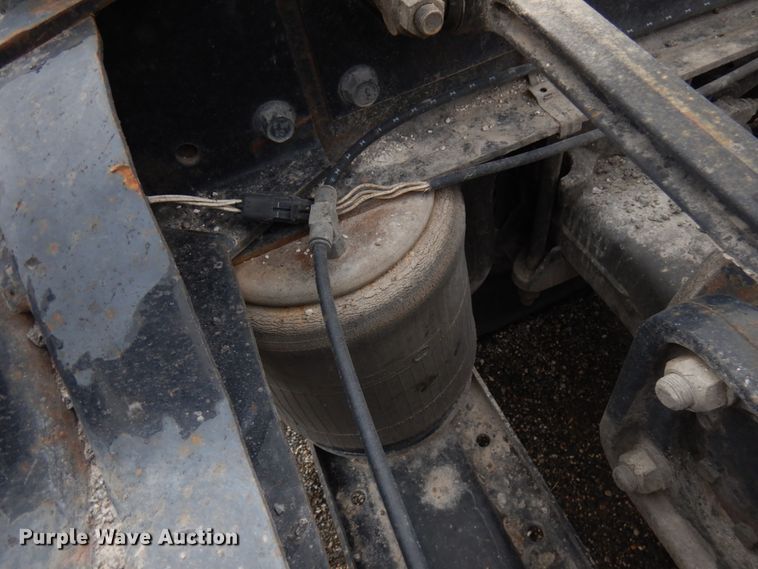 image for item HX9543 1999 Mack CH613  semi truck