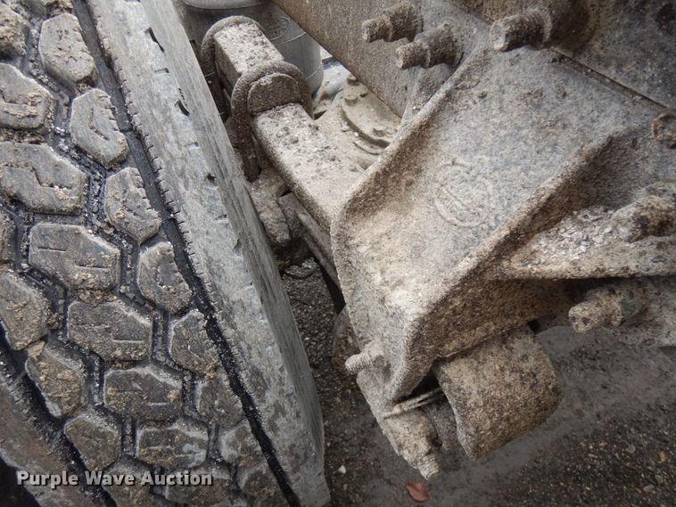 image for item HX9543 1999 Mack CH613  semi truck