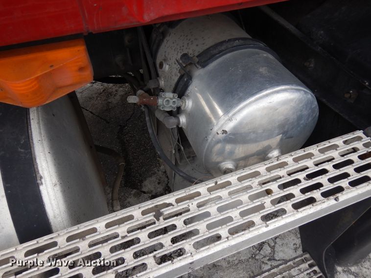 image for item HX9543 1999 Mack CH613  semi truck