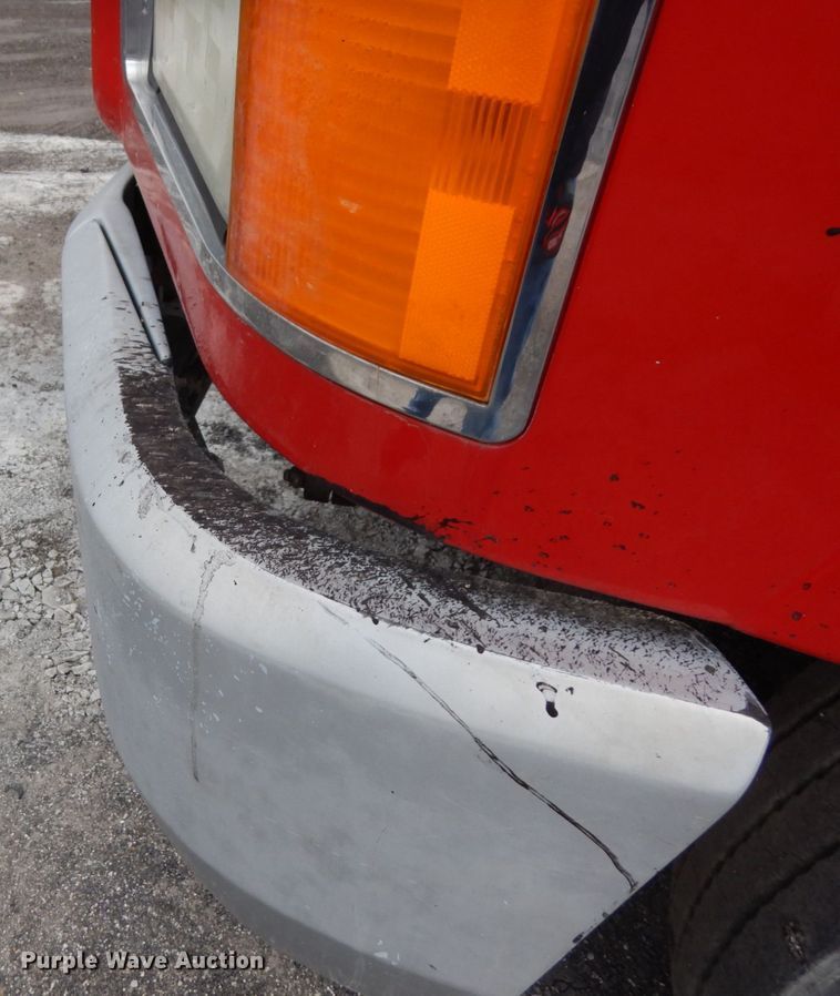 image for item HX9543 1999 Mack CH613  semi truck