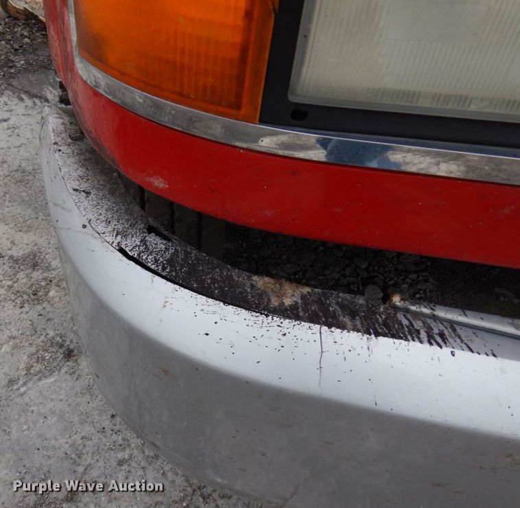 image for item HX9543 1999 Mack CH613  semi truck