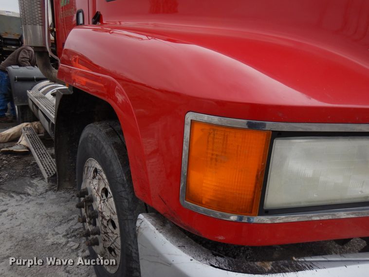 image for item HX9543 1999 Mack CH613  semi truck
