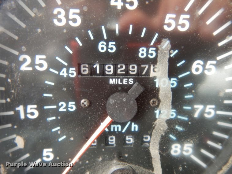 image for item HX9543 1999 Mack CH613  semi truck