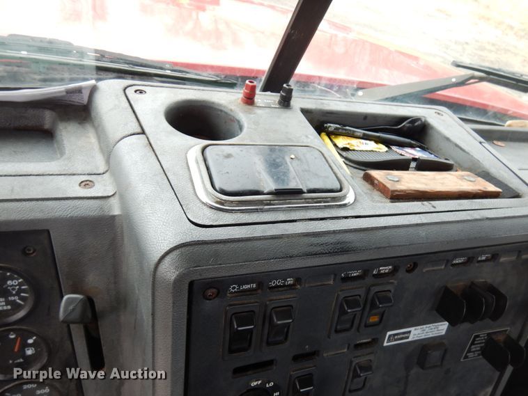 image for item HX9543 1999 Mack CH613  semi truck