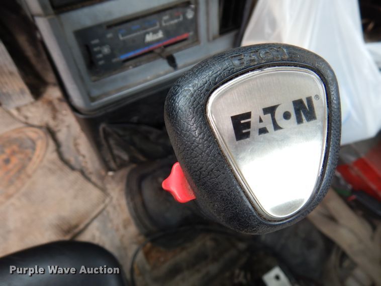 image for item HX9543 1999 Mack CH613  semi truck