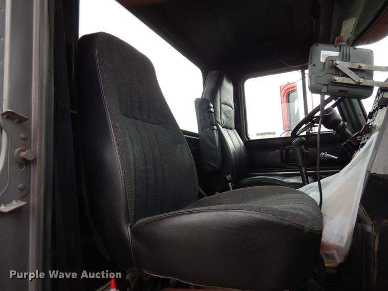 image for item HX9543 1999 Mack CH613  semi truck