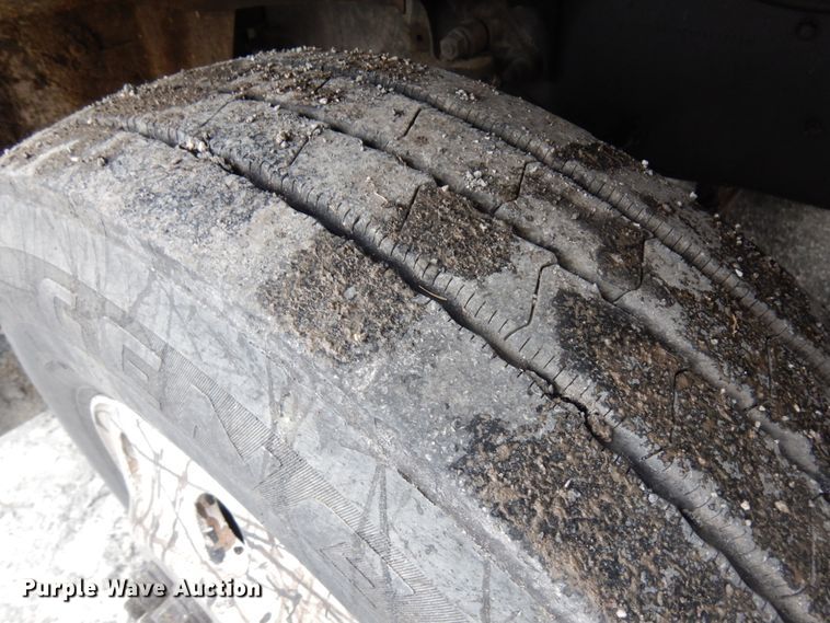 image for item HX9543 1999 Mack CH613  semi truck