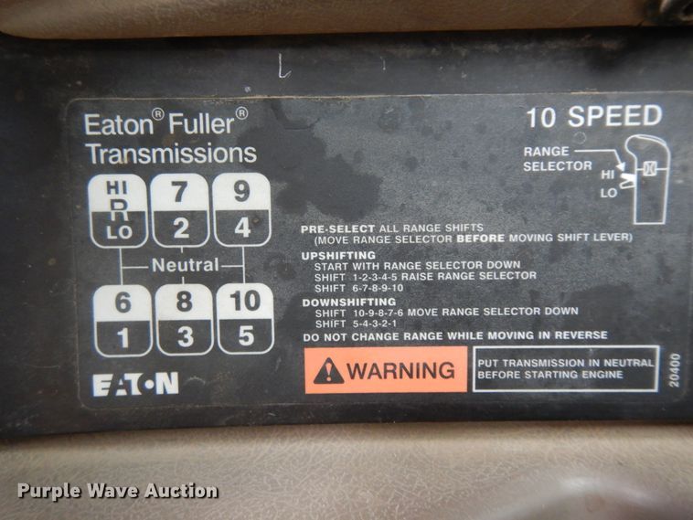 image for item ID9788 2003 International 9200i  semi truck