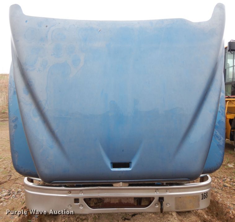 image for item ID9788 2003 International 9200i  semi truck