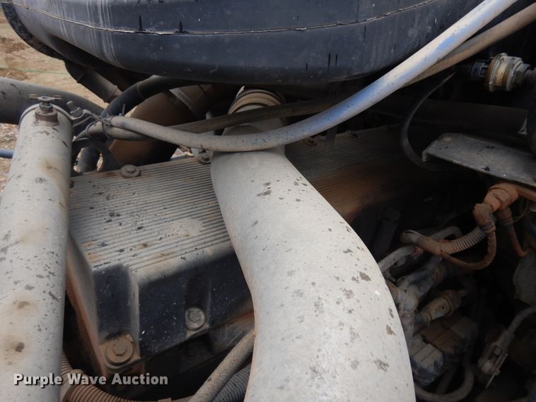 image for item ID9788 2003 International 9200i  semi truck