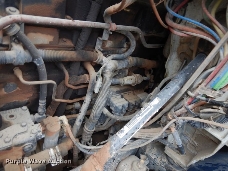 image for item ID9788 2003 International 9200i  semi truck