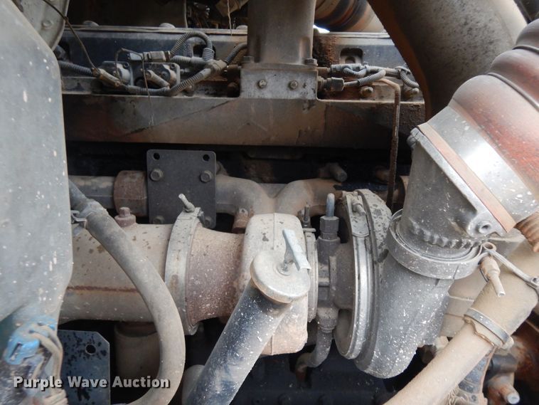 image for item ID9788 2003 International 9200i  semi truck