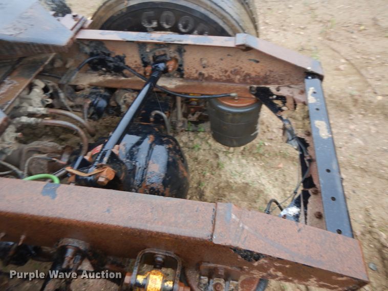 image for item ID9788 2003 International 9200i  semi truck