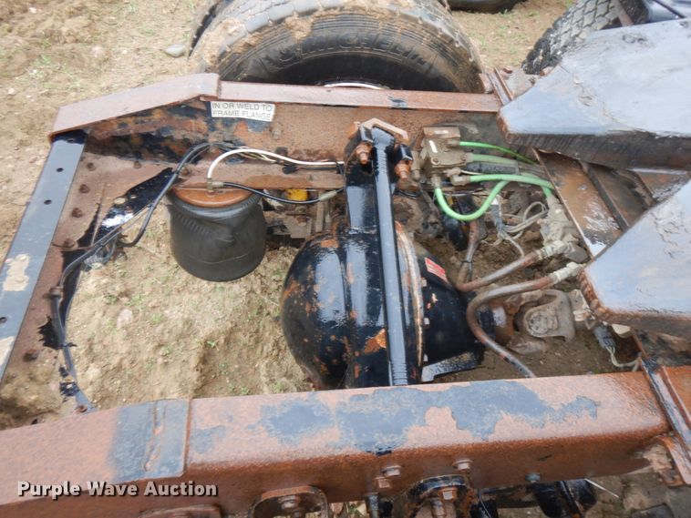 image for item ID9788 2003 International 9200i  semi truck