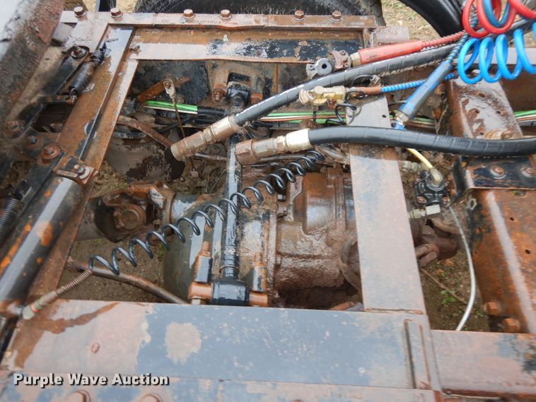 image for item ID9788 2003 International 9200i  semi truck