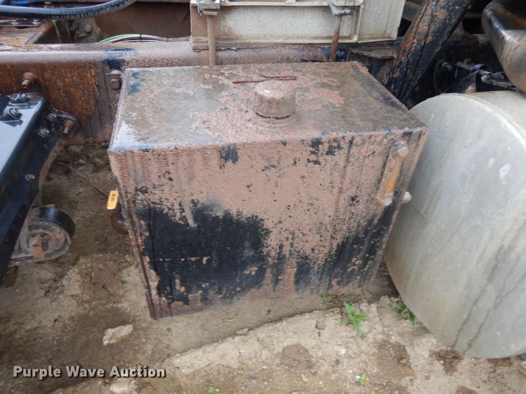 image for item ID9788 2003 International 9200i  semi truck