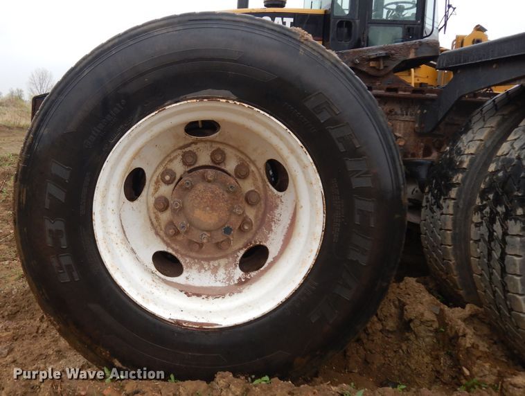 image for item ID9788 2003 International 9200i  semi truck