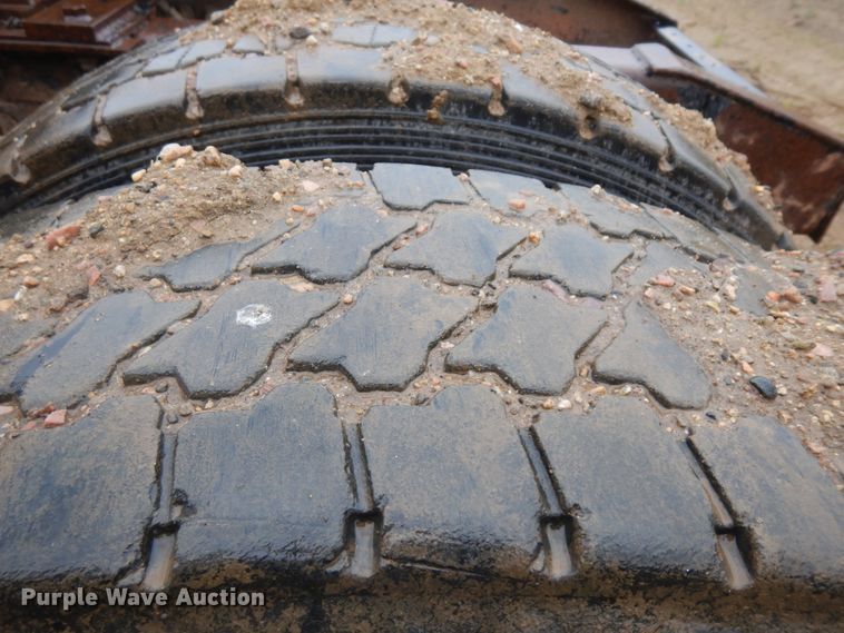 image for item ID9788 2003 International 9200i  semi truck