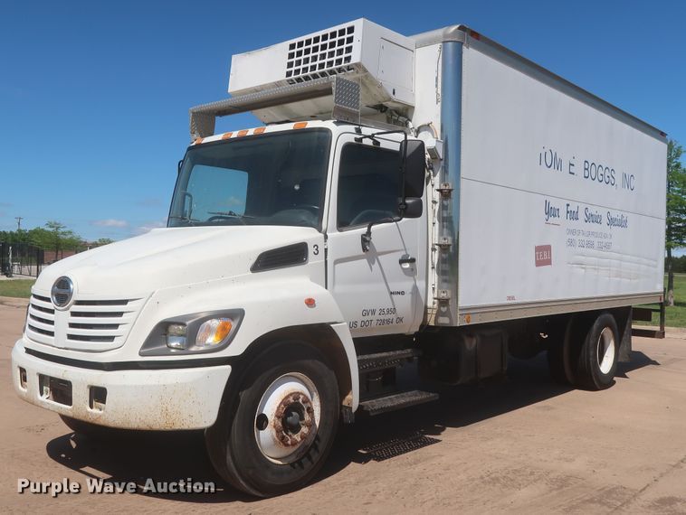 image for item IO9078 2005 Hino 268  refrigerated truck