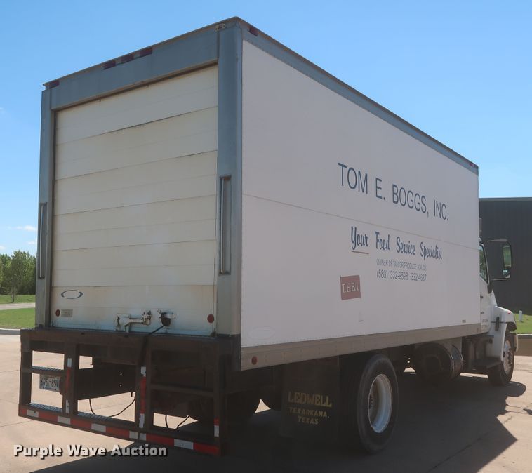 image for item IO9078 2005 Hino 268  refrigerated truck