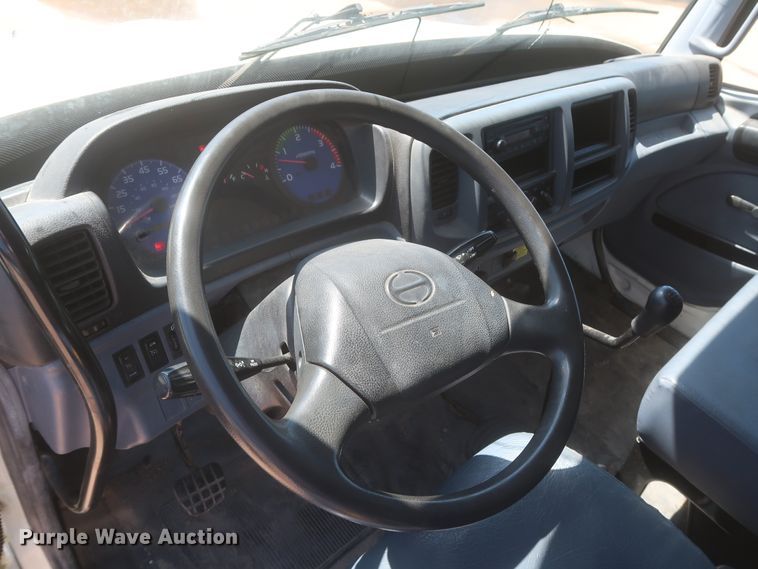 image for item IO9078 2005 Hino 268  refrigerated truck