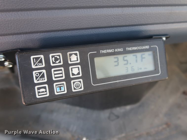 image for item IO9078 2005 Hino 268  refrigerated truck