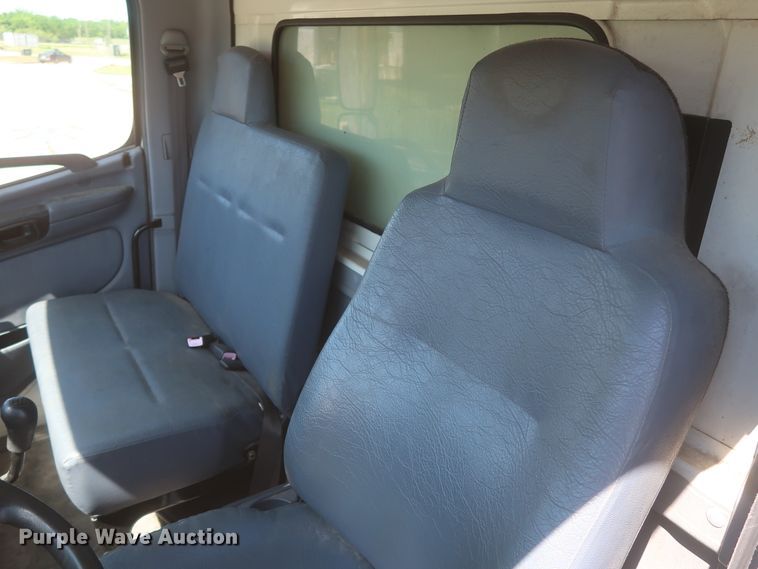 image for item IO9078 2005 Hino 268  refrigerated truck