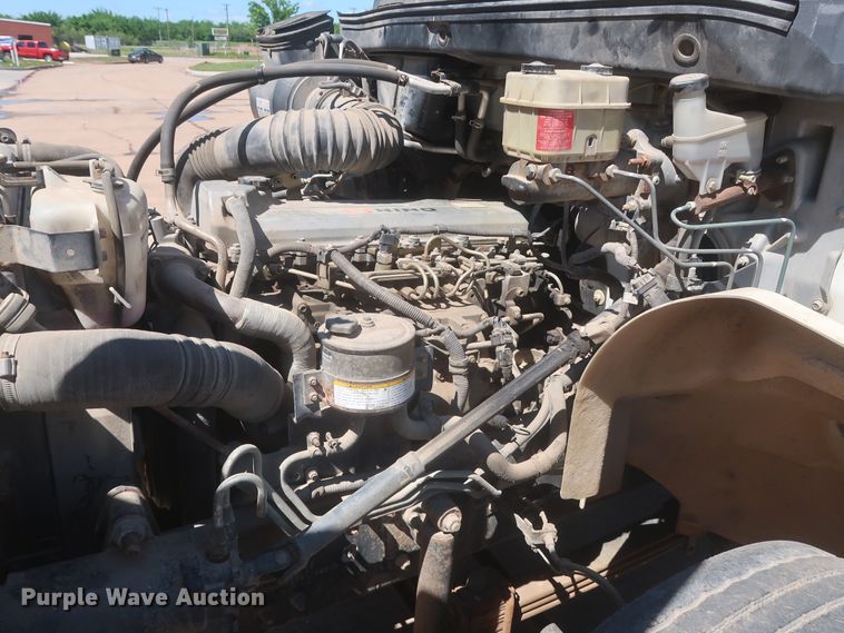 image for item IO9078 2005 Hino 268  refrigerated truck