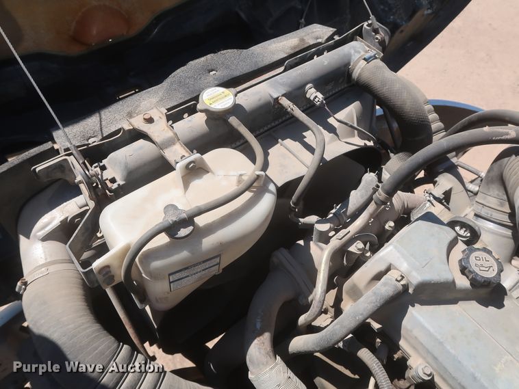 image for item IO9078 2005 Hino 268  refrigerated truck