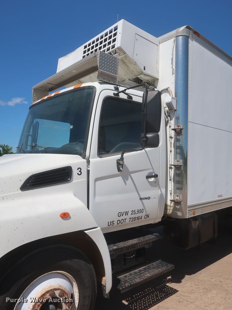 image for item IO9078 2005 Hino 268  refrigerated truck