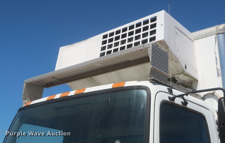 image for item IO9078 2005 Hino 268  refrigerated truck