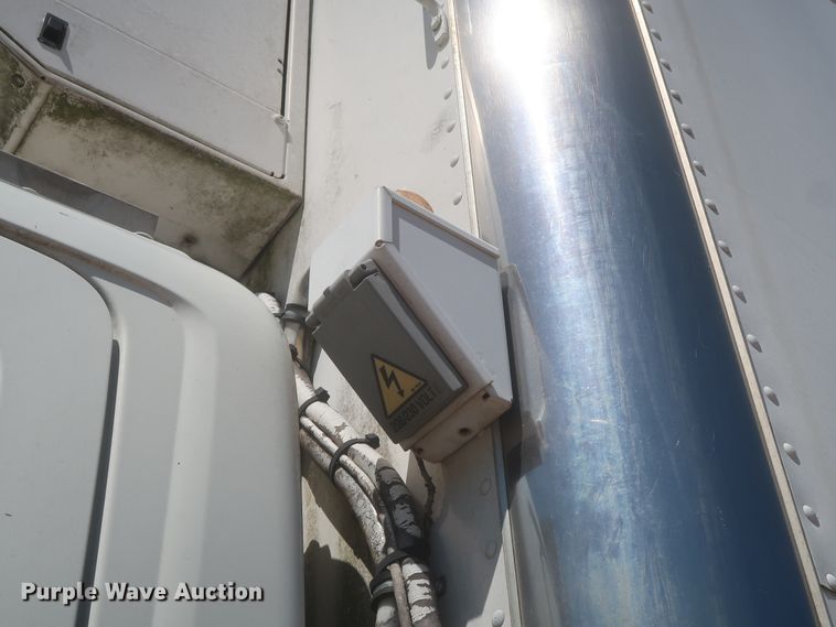 image for item IO9078 2005 Hino 268  refrigerated truck