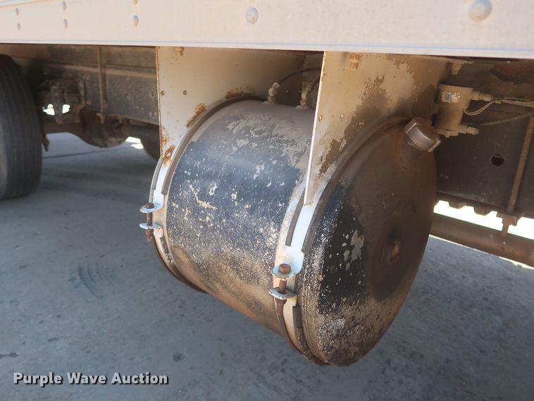 image for item IO9078 2005 Hino 268  refrigerated truck