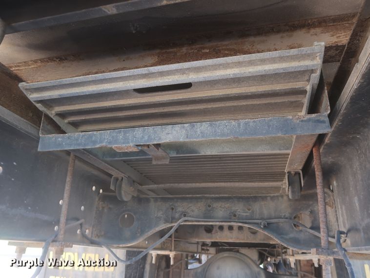 image for item IO9078 2005 Hino 268  refrigerated truck