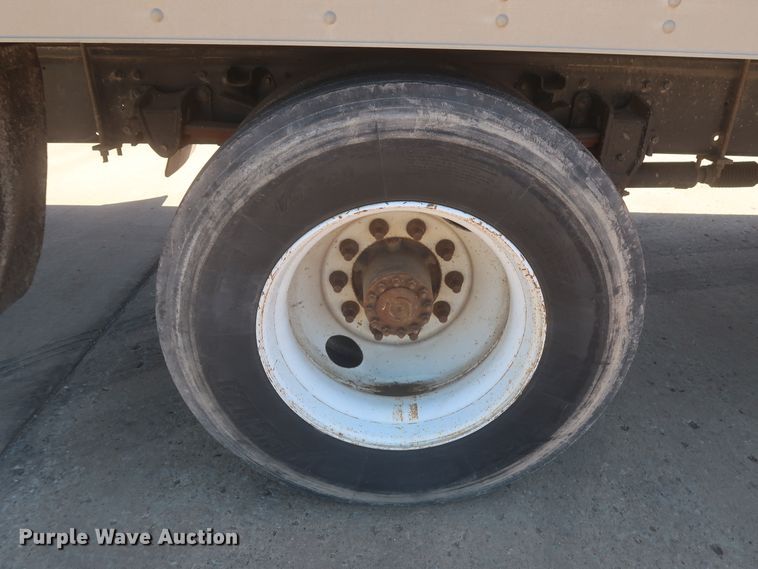 image for item IO9078 2005 Hino 268  refrigerated truck