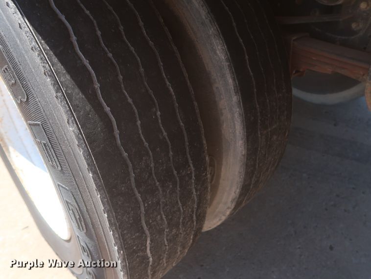 image for item IO9078 2005 Hino 268  refrigerated truck