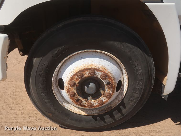 image for item IO9078 2005 Hino 268  refrigerated truck