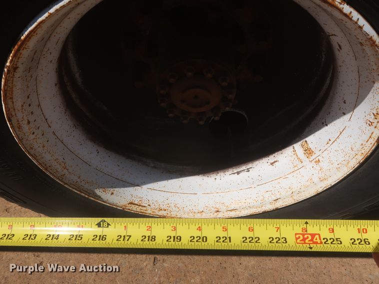 image for item IO9078 2005 Hino 268  refrigerated truck