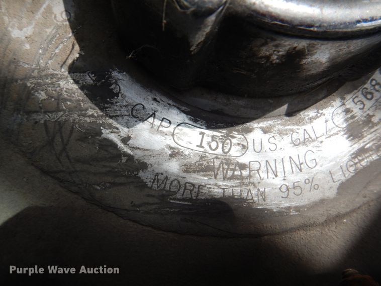 image for item IQ9291 2000 Freightliner Century Class  semi truck