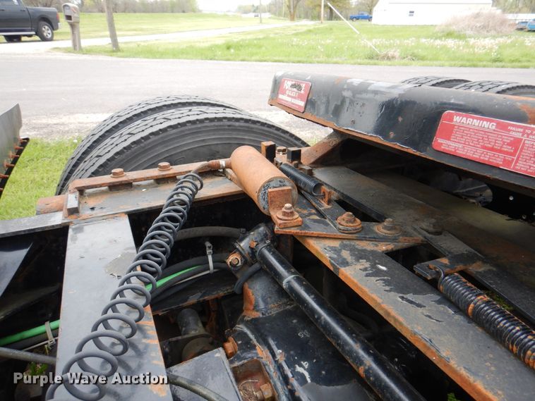 image for item IQ9291 2000 Freightliner Century Class  semi truck