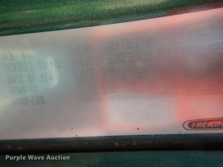 image for item IQ9291 2000 Freightliner Century Class  semi truck