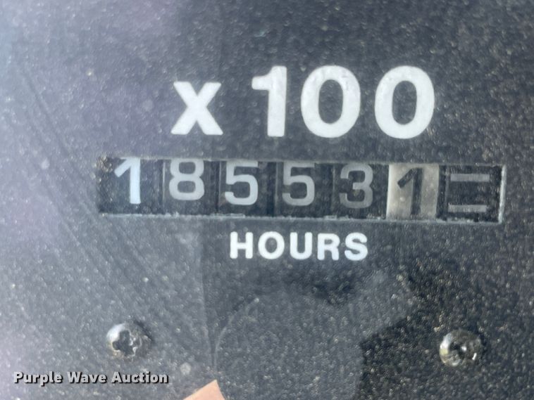 image for item IR9983 2000 Mack CH613  semi truck