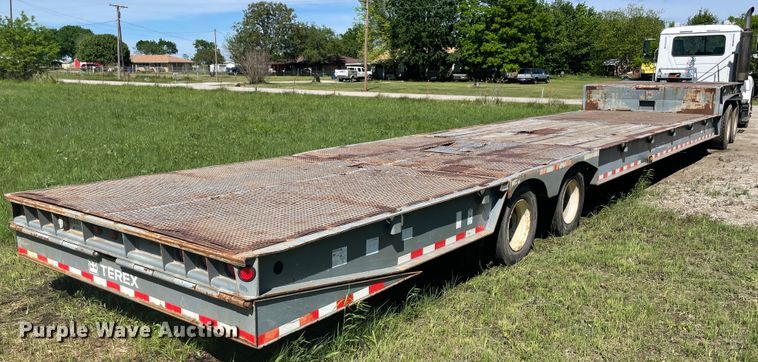 image for item IR9984 2008 Terex  drop deck equipment trailer