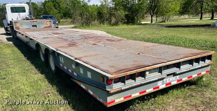 image for item IR9984 2008 Terex  drop deck equipment trailer