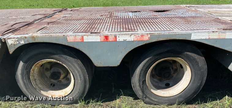 image for item IR9984 2008 Terex  drop deck equipment trailer