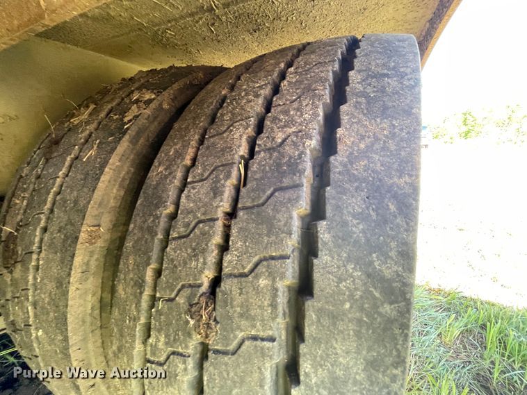 image for item IR9984 2008 Terex  drop deck equipment trailer