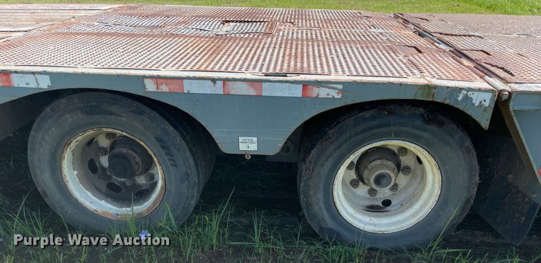image for item IR9984 2008 Terex  drop deck equipment trailer