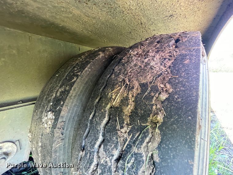 image for item IR9984 2008 Terex  drop deck equipment trailer